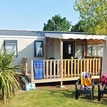 Camping 4 Etoiles - Parc Aquatique - Eeibgd Campsite Royan